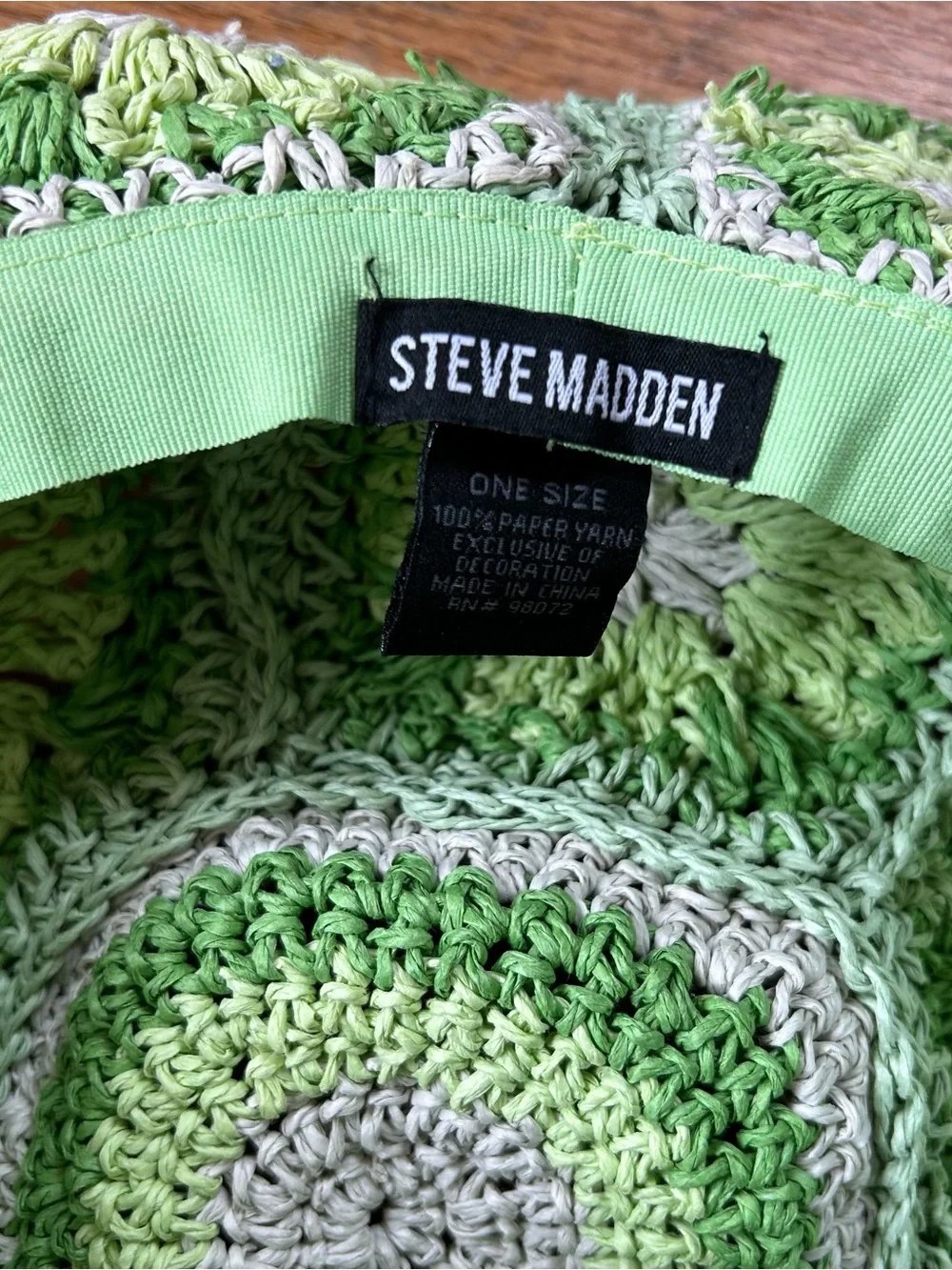Steve Madden Boho Bucket Hat Granny Square Paper Yarn Festival Y2K Green White